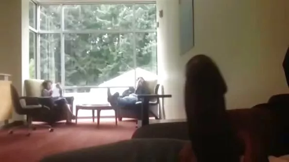Subrendusi mama pakliuvo į analinį atranką su jaunu vaikinu.