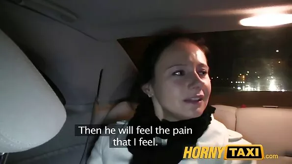 Vyrai dideliais peniais išdaužė merginos užpakalį.