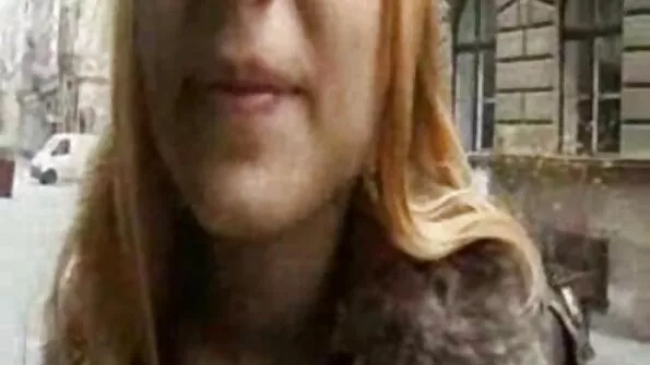 Busty gražuolė čiulpia ir pakliuvom į užpakalį.
