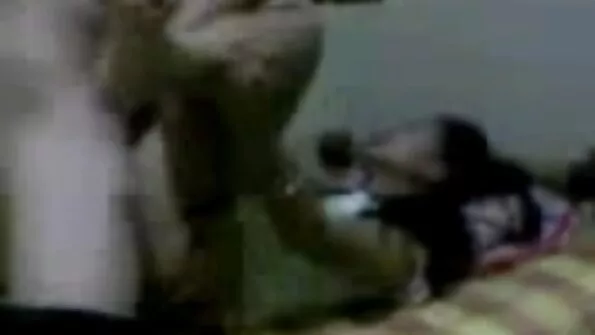 Dvigubas analinis ir gurkšnis cum liesoms raudonplaukėms.