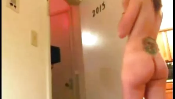 Išdulkina penį iki pat jauno rusų studento analo.