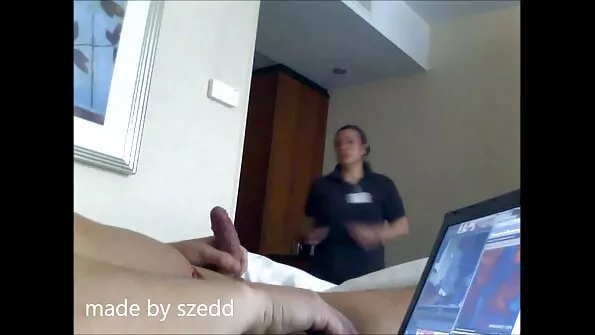 Raudonplaukis jauniklis geria myzti po sunkaus analinio dulkinimosi pornografijoje.