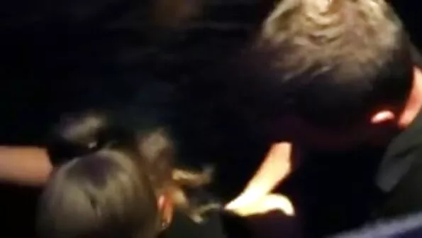 Spjaudyti į išangę su vėžiu nepasotinama brunetė su stipriu peniu.