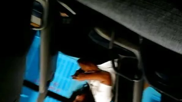Kietoje analinėje pornografijoje mergina buvo supykusi nuo galvos iki kojų.