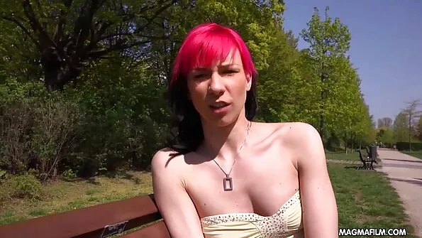 Analinė pornografija su rusų maskviečiu.