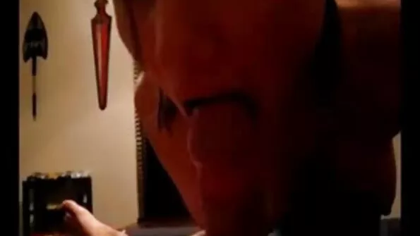 Analinis gaujos sprogimas su rusų kekšės Darcy Dark užpakaliniu užpildymu